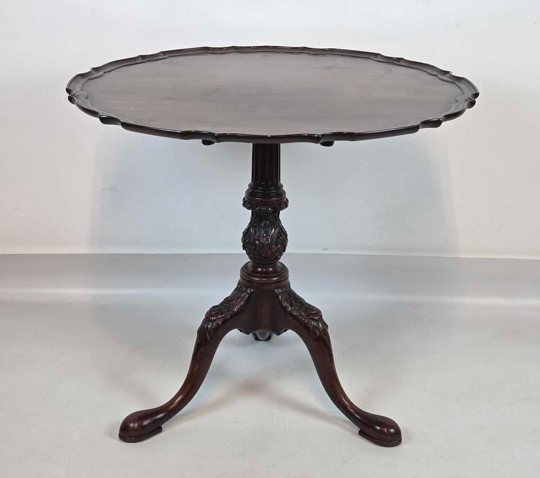 GEORGIAN STYLE CARVED MAHOGANY SLIPPER FOOT TILT TOP PIE CRUST TABLE (1 of 12)