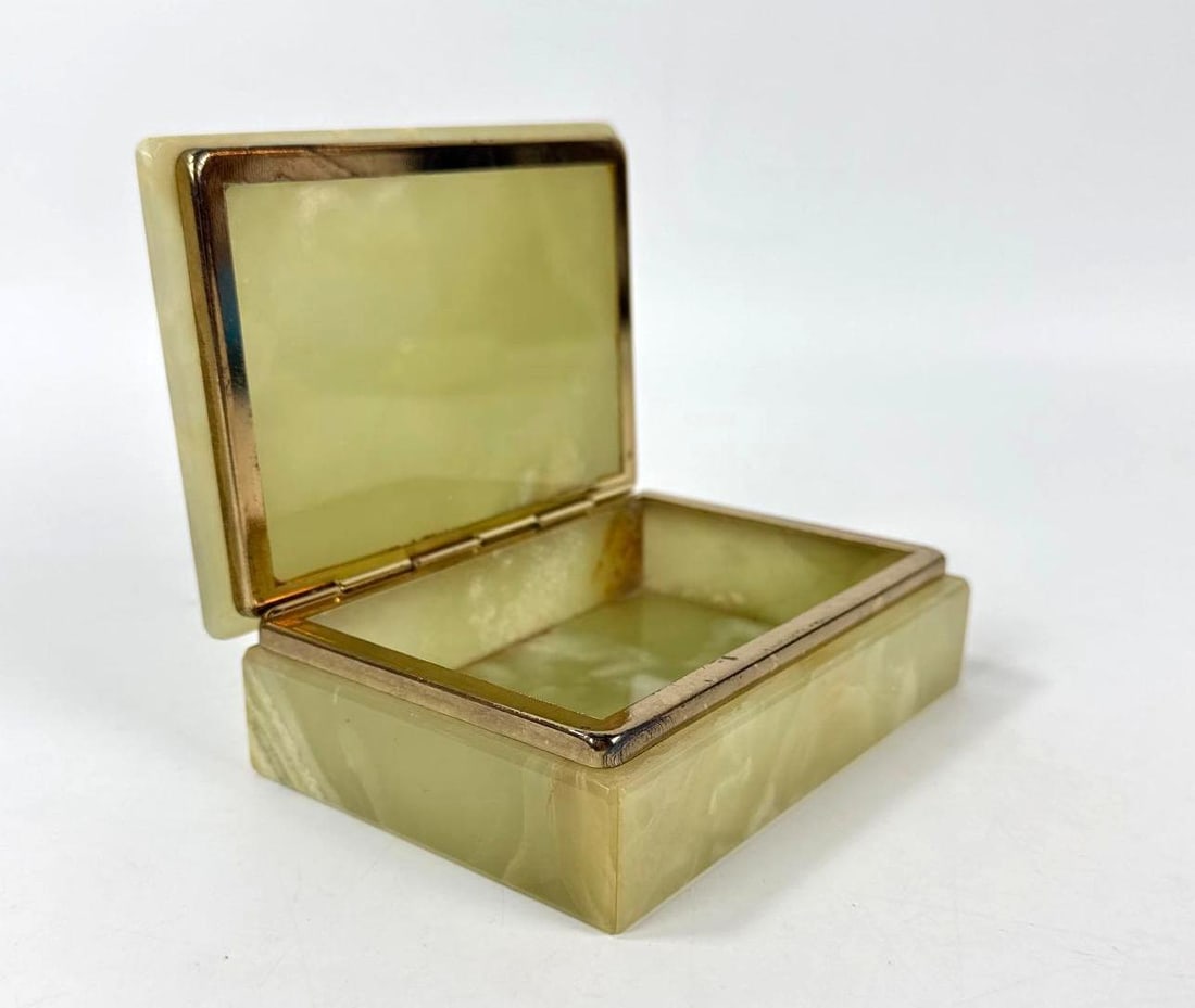 VINTAGE ITALIAN NATURAL ONYX OR ALABASTER STONE TRINKET BOX (1 of 10)