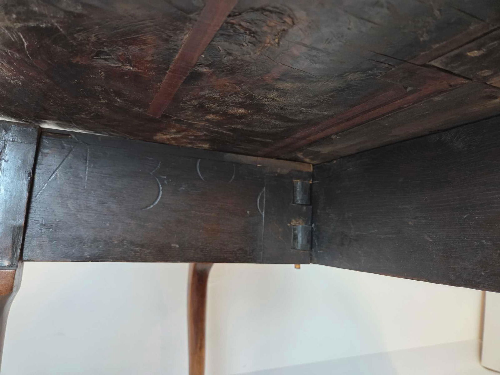 ANTIQUE DROP LEAF GATE LEG TABLE - 17