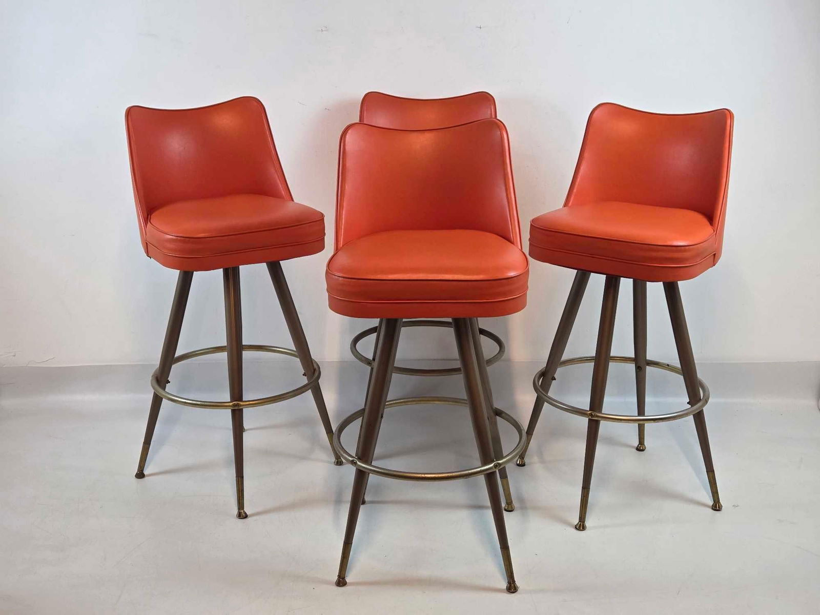 SET OF 4 VINTAGE BRODY FURNITURE CO. MID CENTURY MODERN ORANGE SWIVEL BAR STOOLS (1 of 12)