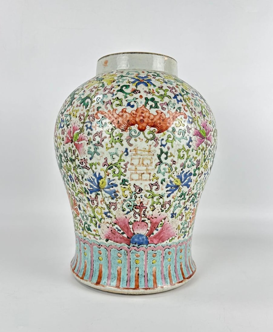 19TH CENTURY CHINESE FAMILLE ROSE PORCELAIN BALUSTER JAR - 2