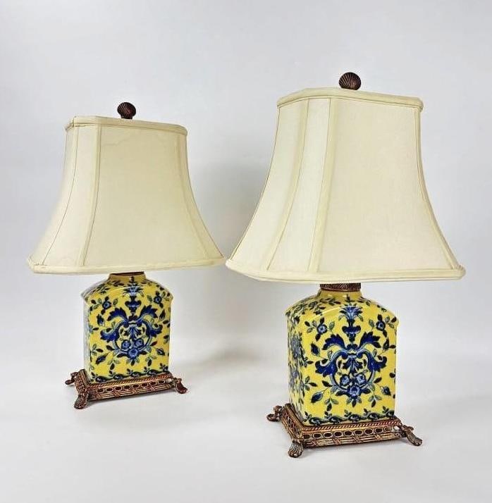 PAIR OF CHINOISERIE BLUE AND YELLOW PORCELAIN TABLE LAMPS (1 of 14)