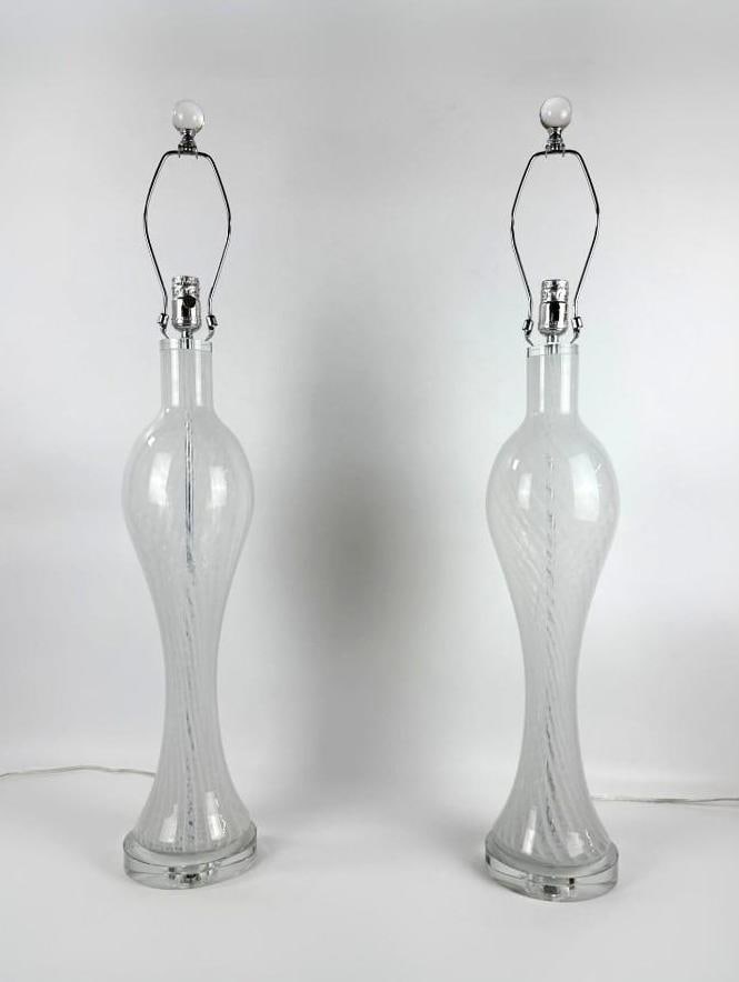 PAIR OF ITALIAN MURANO STYLE WHITE FILIGRANA GLASS TABLE LAMPS (1 of 13)