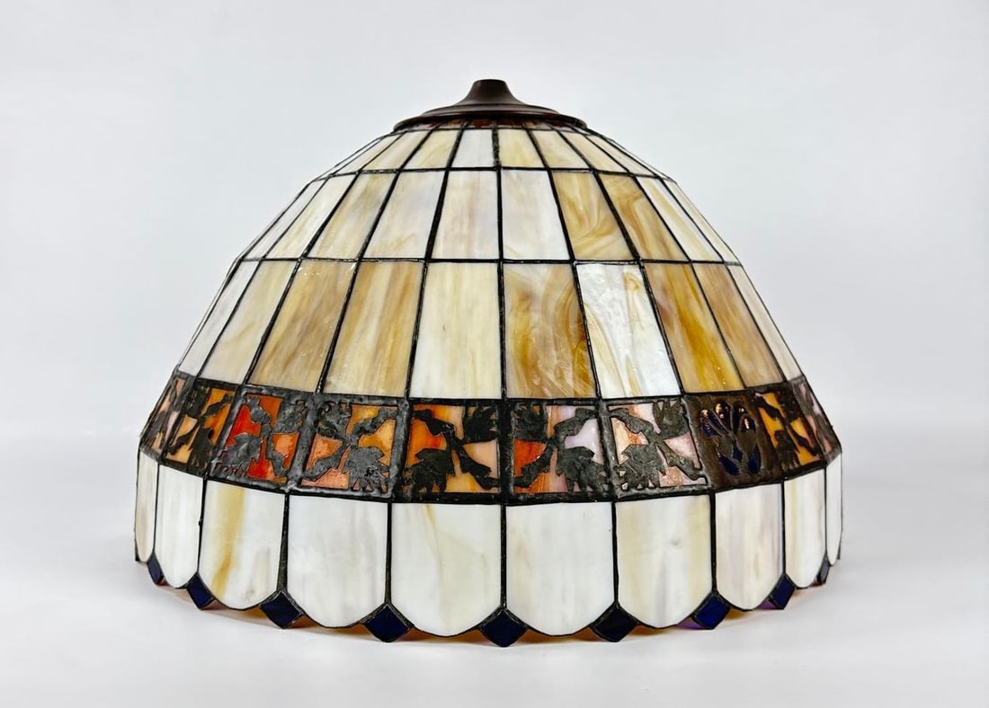 ANTIQUE ARTS & CRAFTS SLAG GLASS LAMP SHADE (1 of 10)