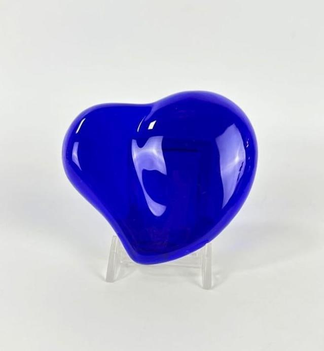 VINTAGE TIFFANY AND CO. ELSA PERETTI COBALT BLUE GLASS HEART PAPERWEIGHT: Elsa Peretti original script signed Tiffany & Co. hand blown 4 inch cobalt blue crystal paperweight. Approximate Dimensions: 4” X 4.25” Artist or Maker: Elsa Peretti for Tiffany
