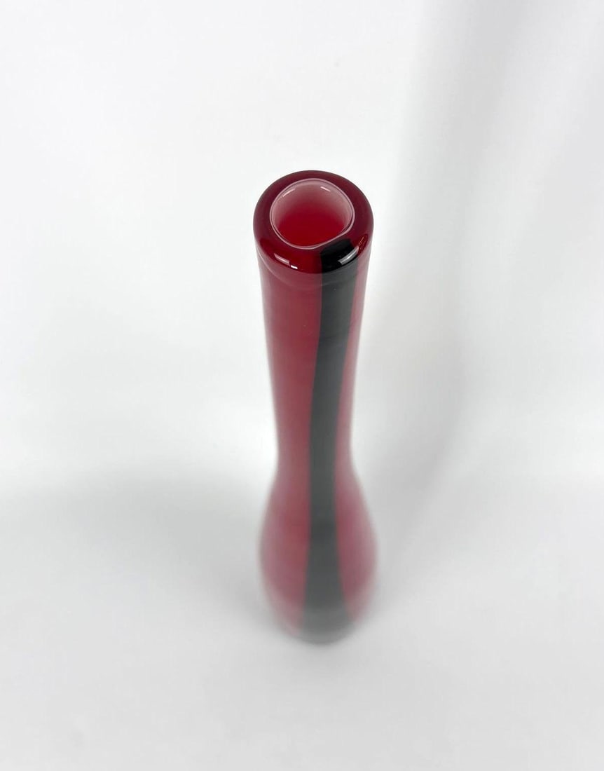 IMPRESSIVE VINTAGE MURANO OXBLOD RED STRIPED BOTTLE VASE - 4