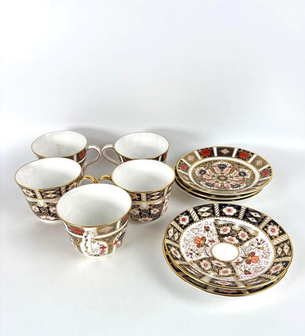 VINTAGE ROYAL CROWN DERBY "TRADITIONAL IMARI" 2451 TEA SERVICE SET: *Partial English fine bone china tea set in pattern 2451 dated 1984. Approximate Dimensions: 10 Pieces 5.75" Dia Artist or Maker: Royal Crown Provenance: From a New York Collector Notes: Although