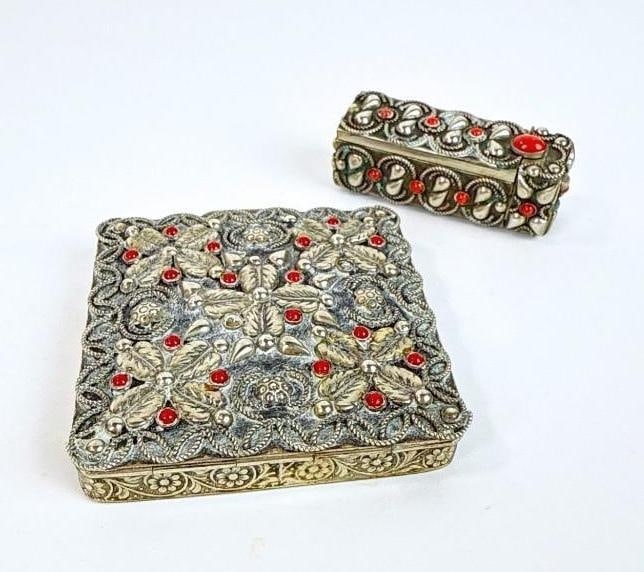 VINTAGE ETCHED STERLING SILVER COMPACT AND LIPSTICK CASE WITH INLAID CABOCHONS (1 of 13)