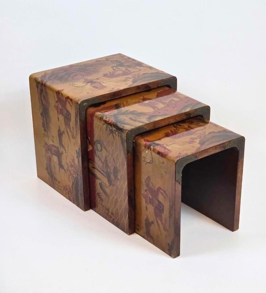 SET OF THREE VINTAGE LACQUERED BRASS MOUNTED CHINOISERIE NESTING TABLES (1 of 14)