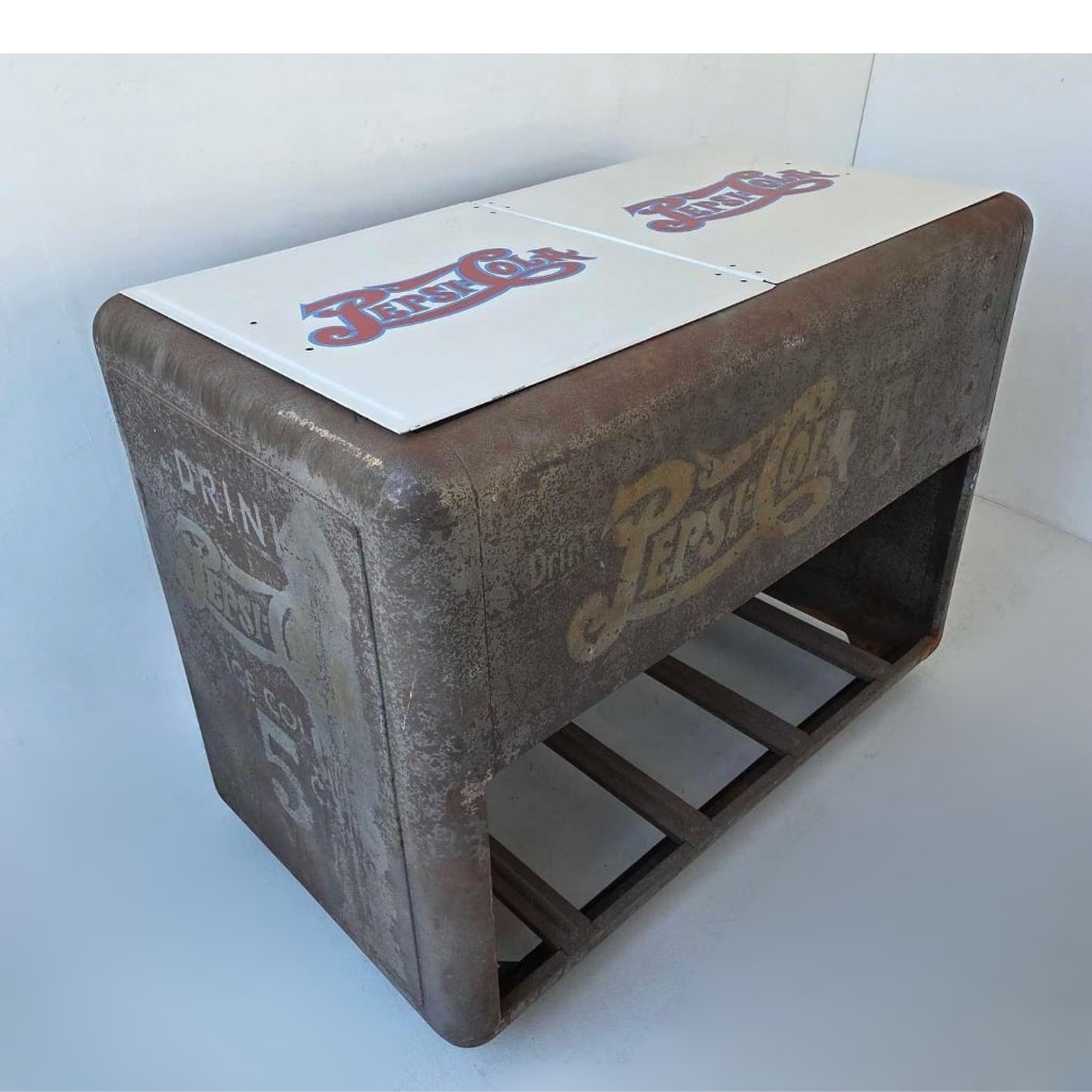 VINTAGE PEPSI COLA 5 CENT COOLER (1 of 14)