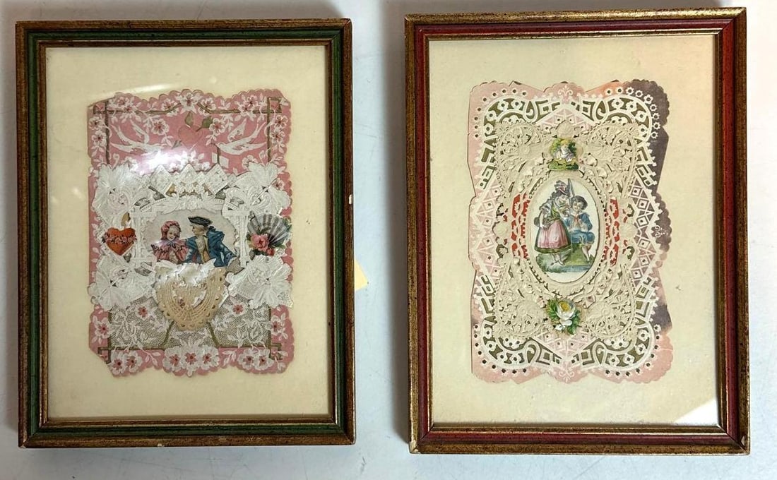 PAIR OF FRAMED VICTORIAN LACE PAPER AND CHROMOLITHOGRAPH VALENTINE COLLAGES (1 of 9)