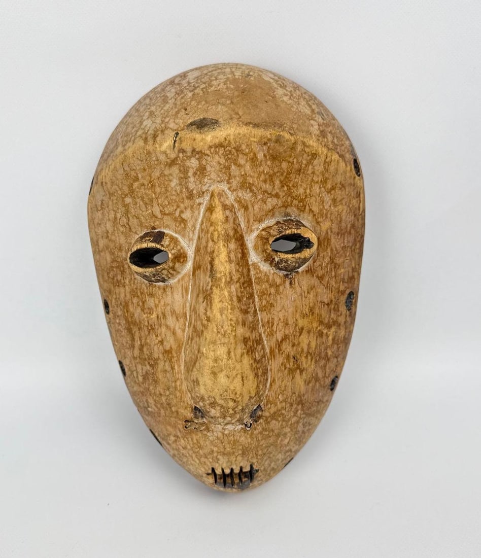 CARVED WOODEN MASK (1 of 8)