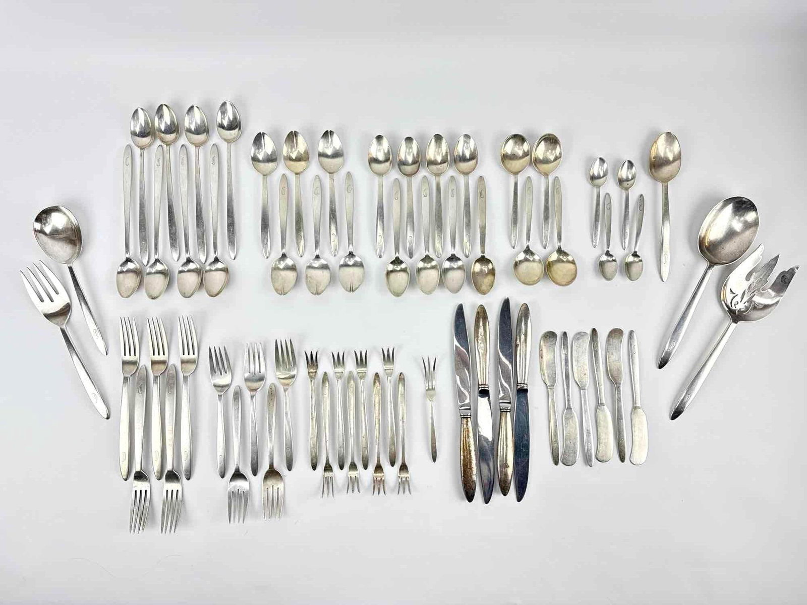 REED & BARTON 65-PIECE STERLING SILVER FLATWARE SERVICE (1 of 9)