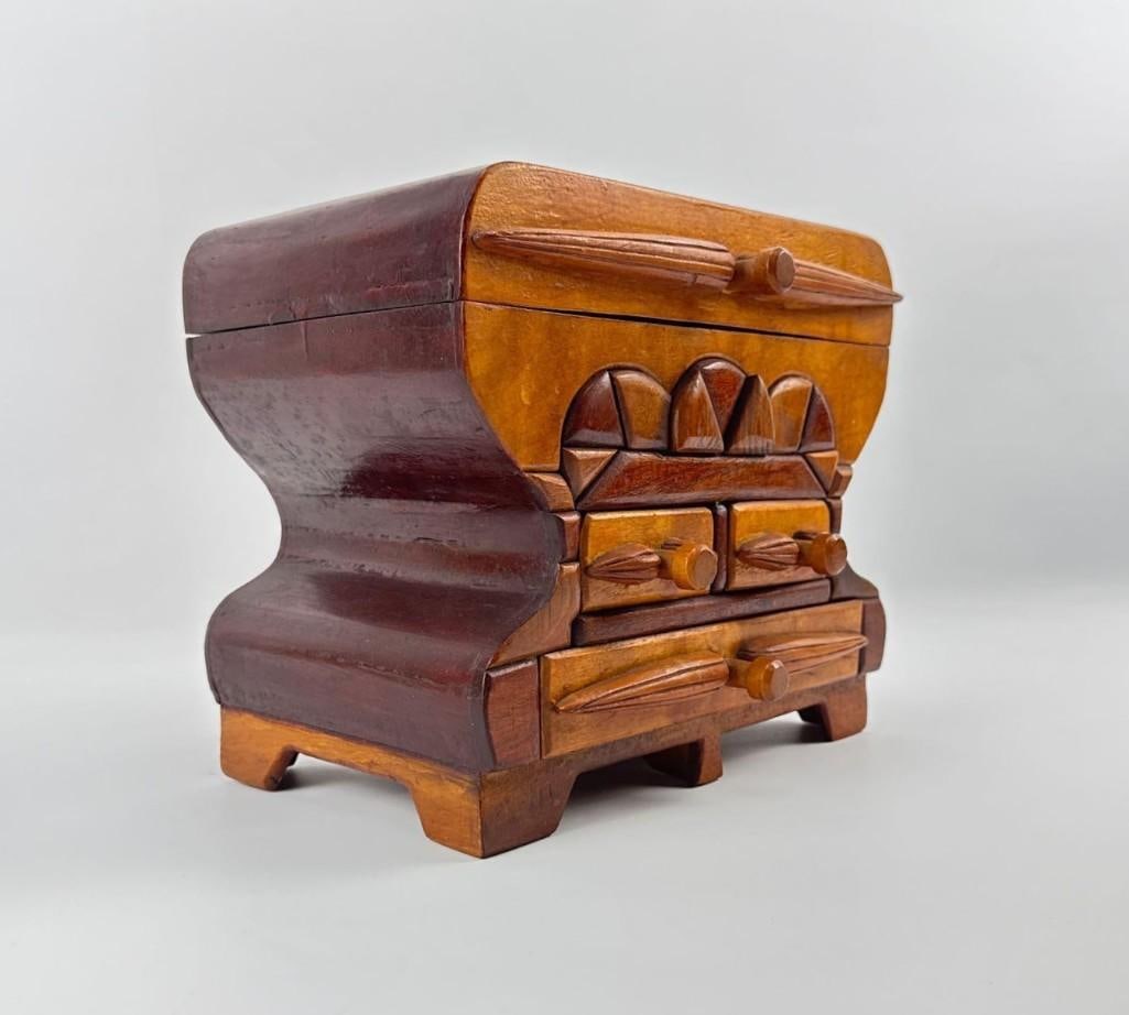 ANTIQUE TRAMP ART MIXED WOOD MINIATURE CHEST JEWELRY BOX (1 of 11)