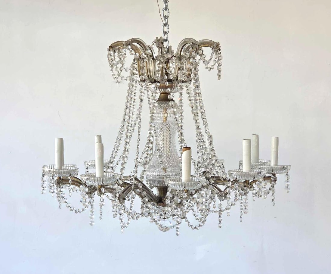 MARIA THERESA STYLE TEN ARM CRYSTAL AND GILT METAL CHANDELIER (1 of 17)