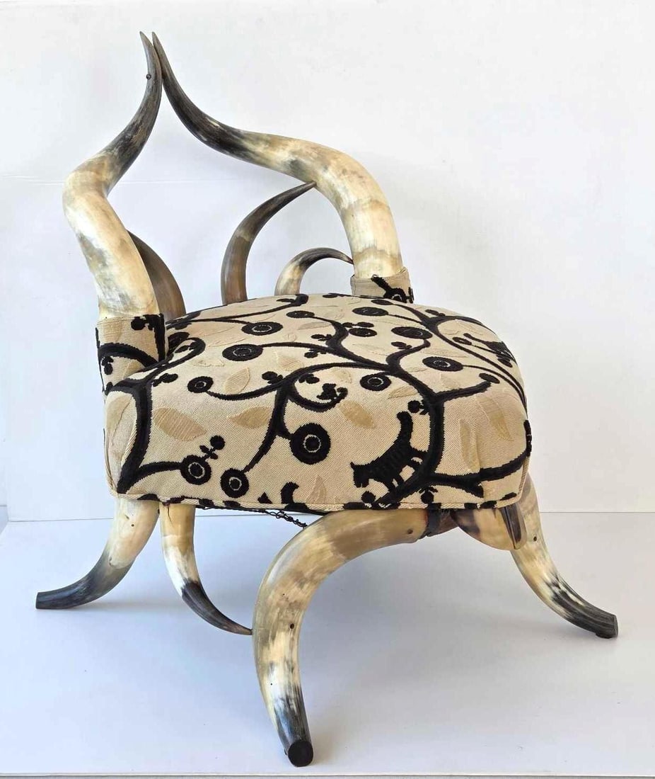 RARE WENZEL FRIEDRICH STYLE STEER HORN BEETLE FORM CHAIR CIRCA 1910-1915: Antique Art Nouveau cattle horn chair with interlocking natural horn frame and patterned fabric upholstered seat. Re-upholstered in a Clarence House embroidered velvet fabric by Kazumi Yoshida. Approx