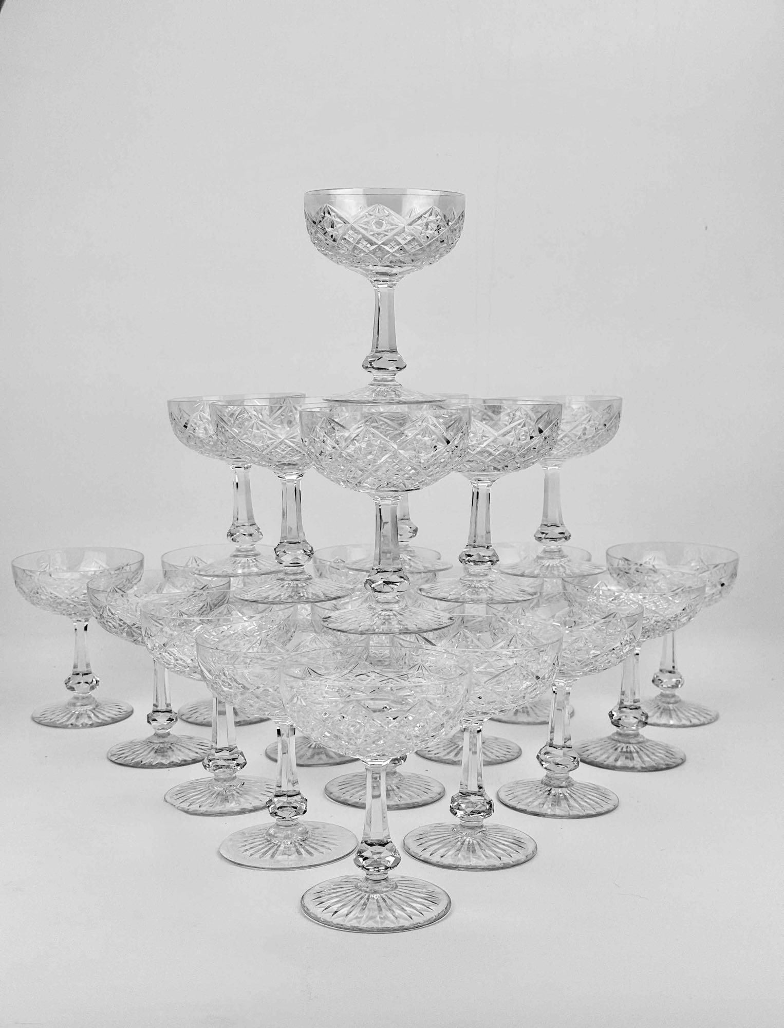 22 PIECE SET OF BACCARAT CRYSTAL CHAMPAGNE COUPE GLASSES IN COLBERT PATTERN (1 of 12)