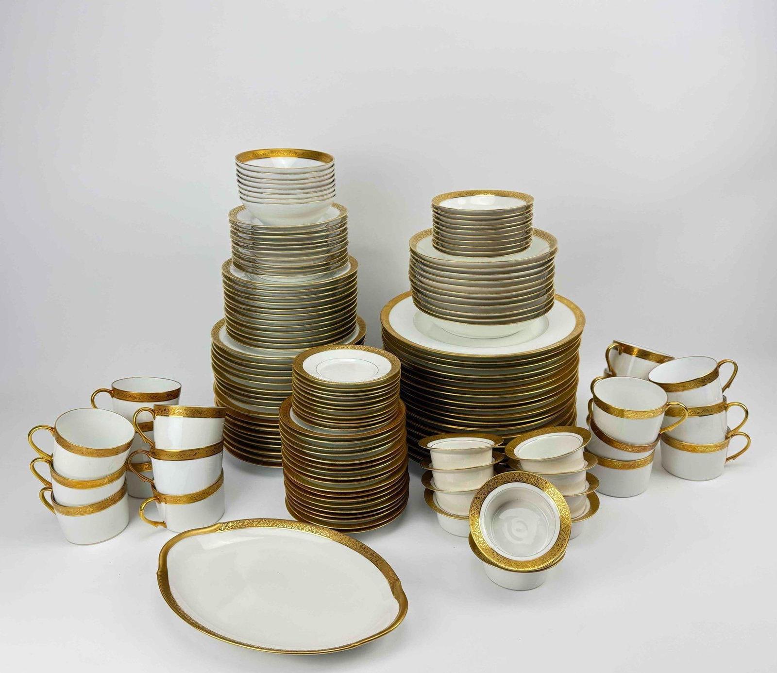 129-PIECE RAYNAUD CERALENE LIMOGES PORCELAIN DINNERWARE SET IN AMBASSADOR GOLD (1 of 17)