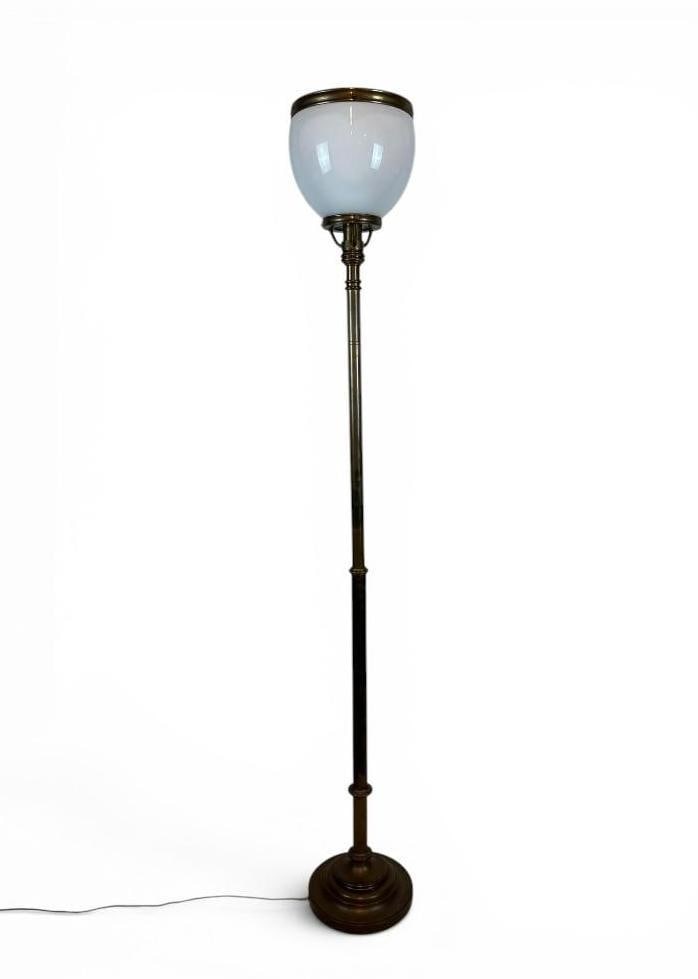VINTAGE BRASS FLOOR LAMP WITH WHITE OPAQUE GLASS GLOBE SHADE (1 of 12)
