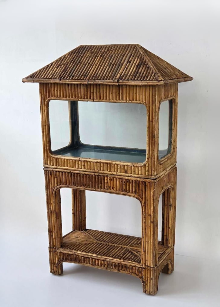 VINTAGE TIKI HUT BAMBOO AND RATTAN FISH TANK ON STAND (1 of 19)