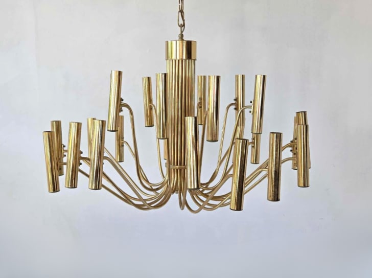 VINTAGE TWENTY FOUR ARM BRASS CHANDELIER IN THE STYLE OF GAETANO SCIOLARI (1 of 16)