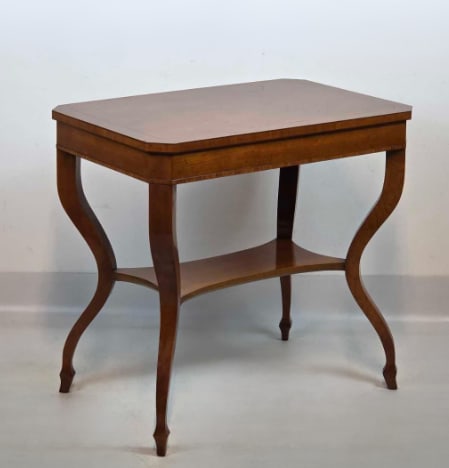 VINTAGE BAKER STYLE INLAID MAHOGANY OCCASIONAL TABLE (1 of 10)