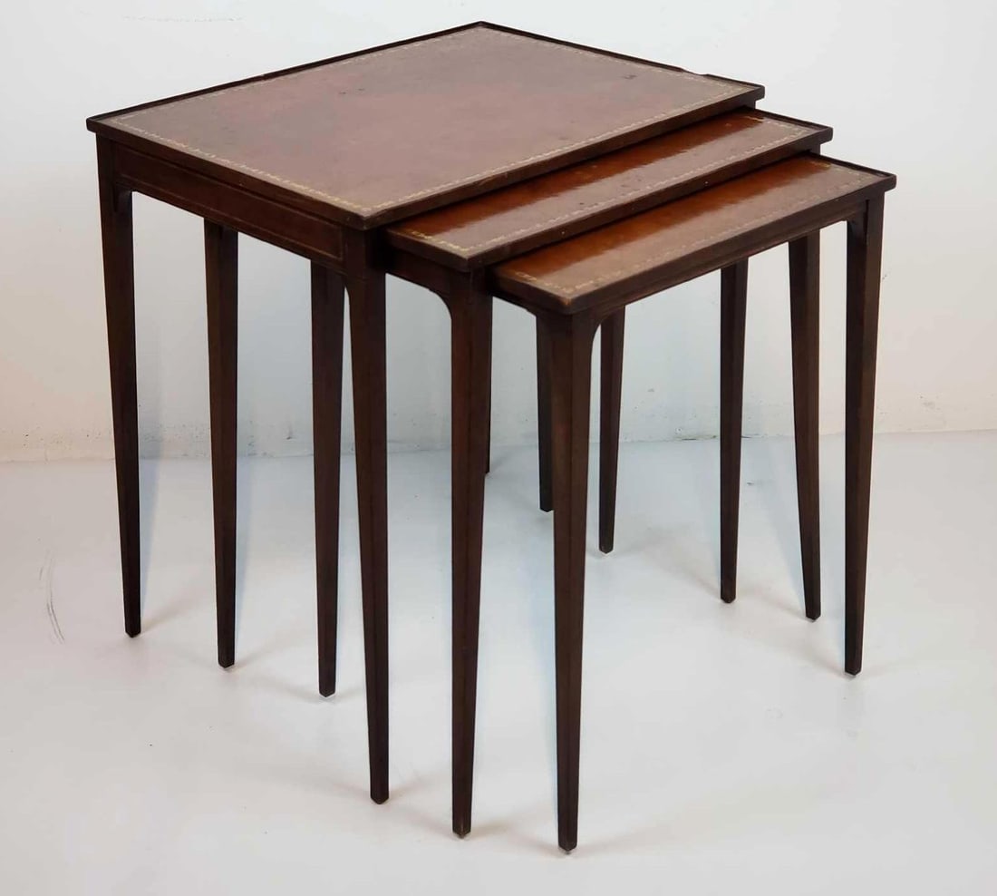 EXCEPTIONAL TRIO OF BAKER INLAID MAHOGANY LEATHER TOP NESTING TABLES (1 of 17)