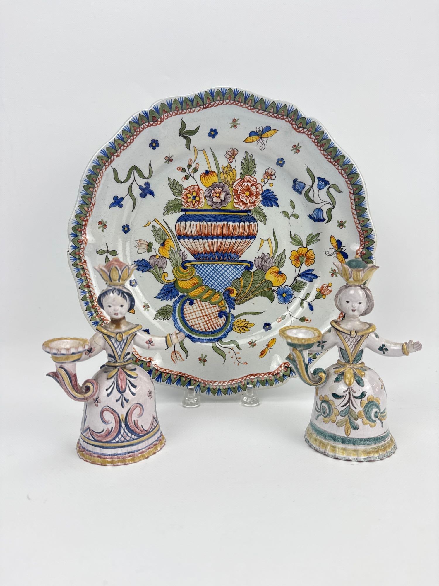 LOT OF FAENZA ITALIAN MAJOLICA CERAMIC DINNER PLATE AND FIGURAL CANDLESTICKS (1 of 10)