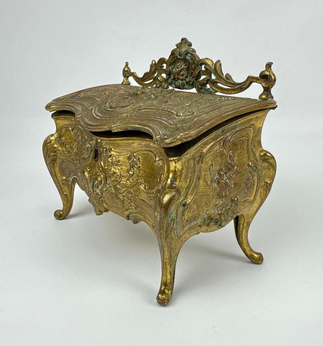 ANTIQUE FRENCH STYLE ORMOLU BRASS ROCOCO JEWELRY CASKET (1 of 10)