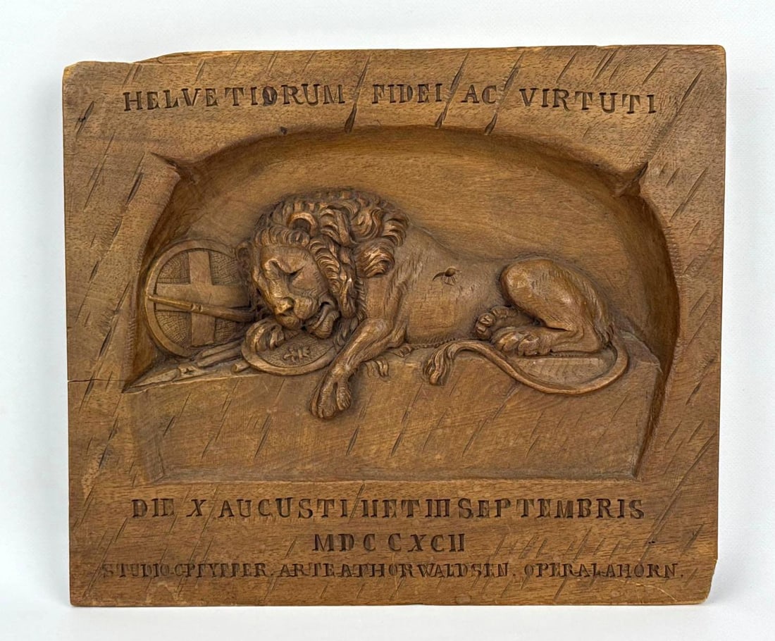 ANTIQUE SWISS HAND-CARVED WOOD LION OF LUCERNE PLAQUE (1 of 7)