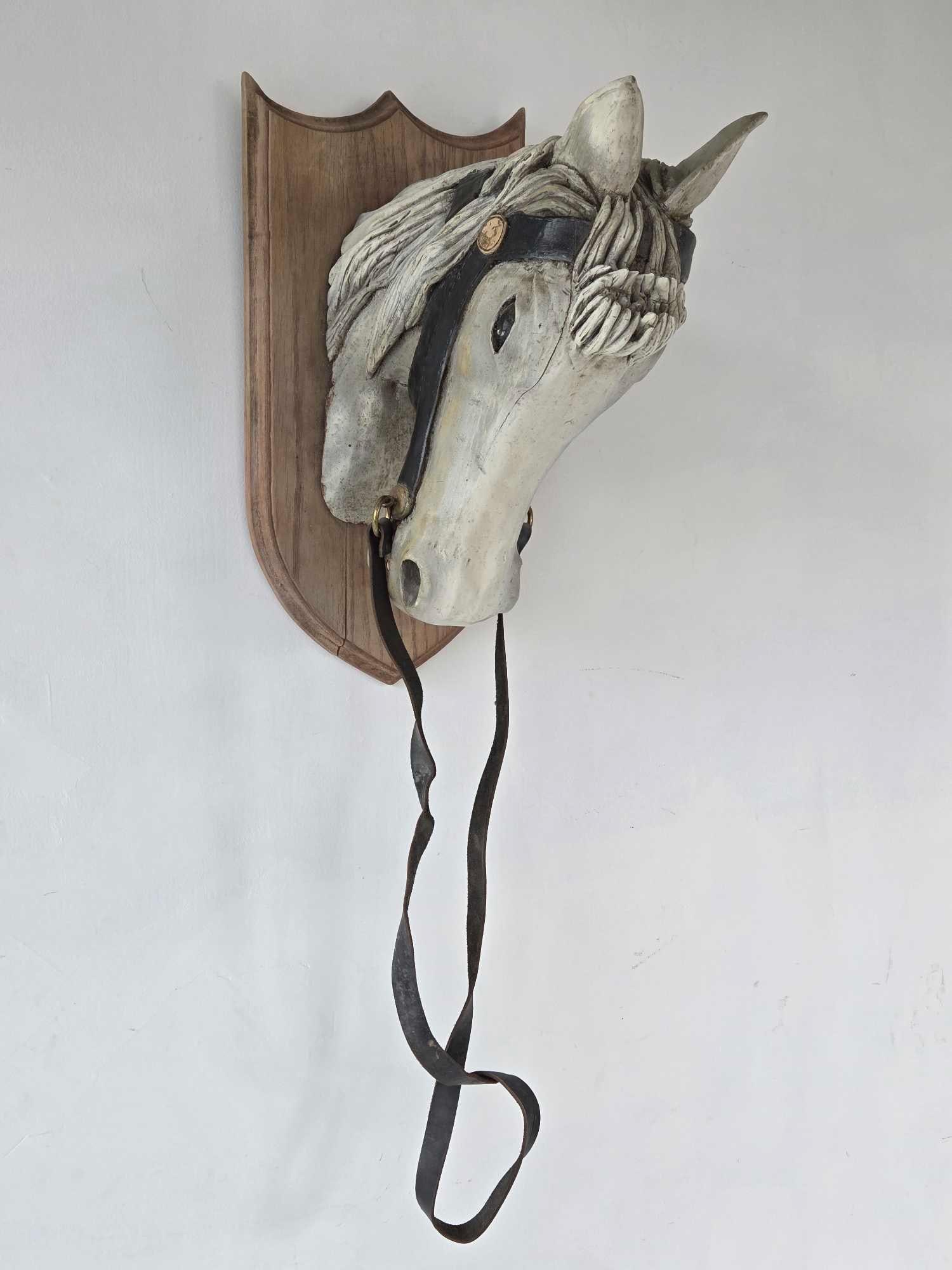 VINTAGE HAND-CARVED WOOD TROPHY HORSE HEAD MOUNTED ON PLAQUE (1 of 13)