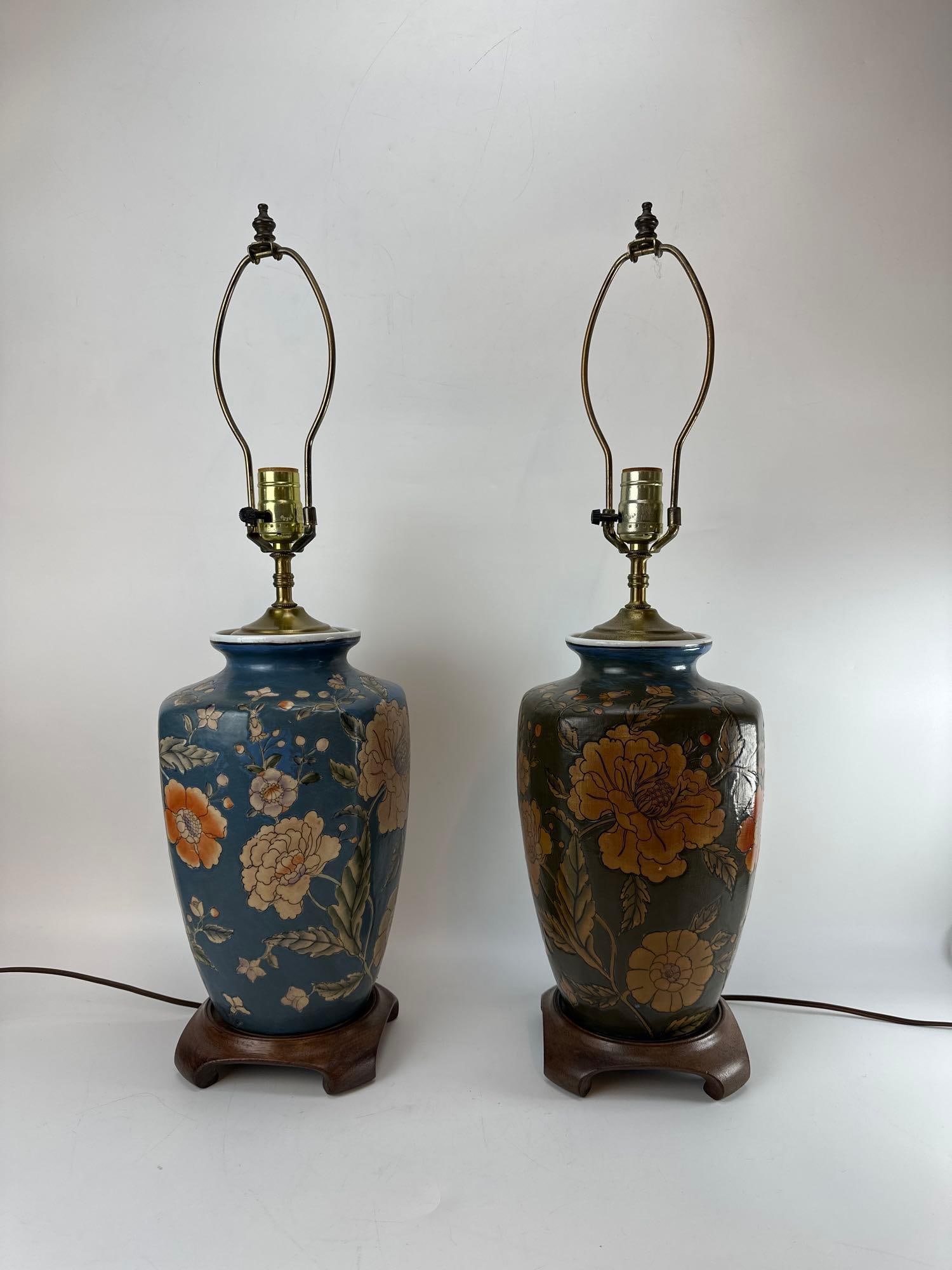 PAIR OF CHINOISERIE FLORAL CERAMIC TABLE LAMPS (1 of 9)