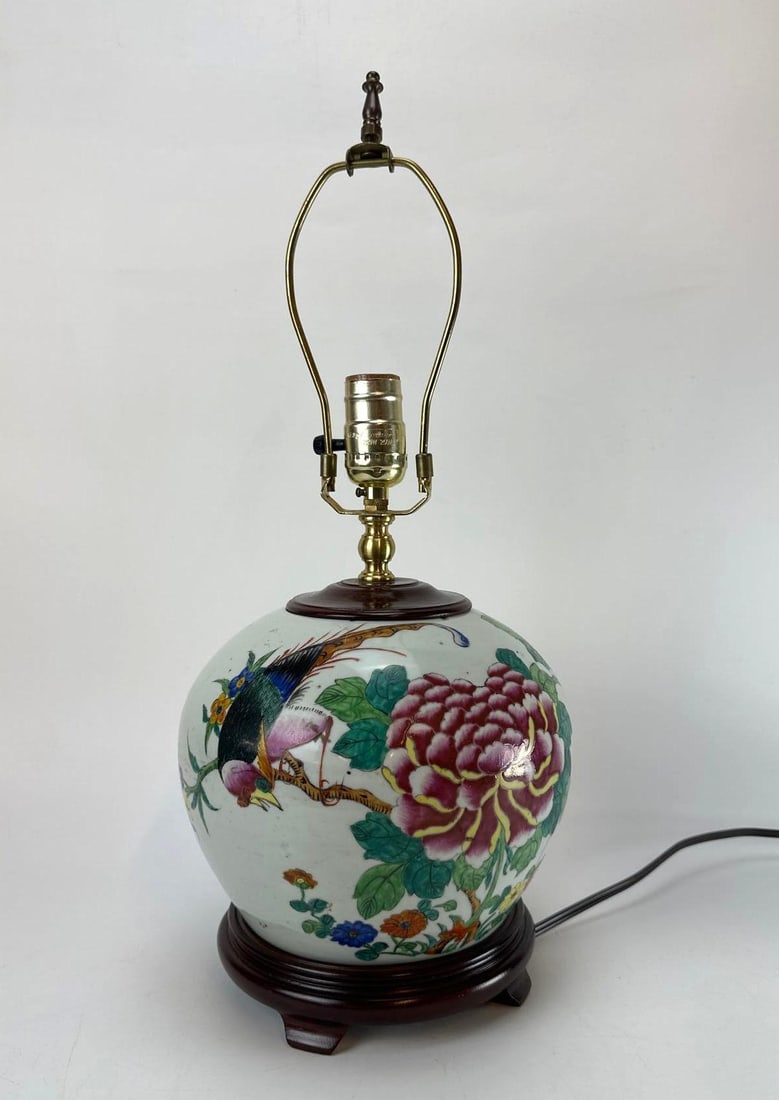 CHINESE FAMILLE ROSE PORCELAIN GINGER JAR ELECTRIC TABLE LAMP VINTAGE (1 of 8)