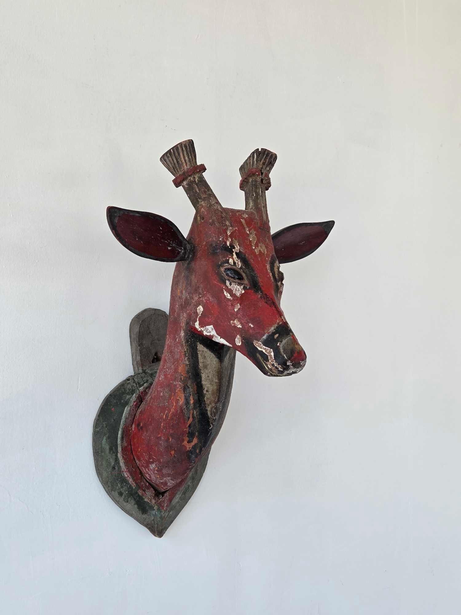 VINTAGE INDONESIAN FOLK ART CARVED POLYCHROME WOODEN DEER TROPHY WALL MOUNT (1 of 13)