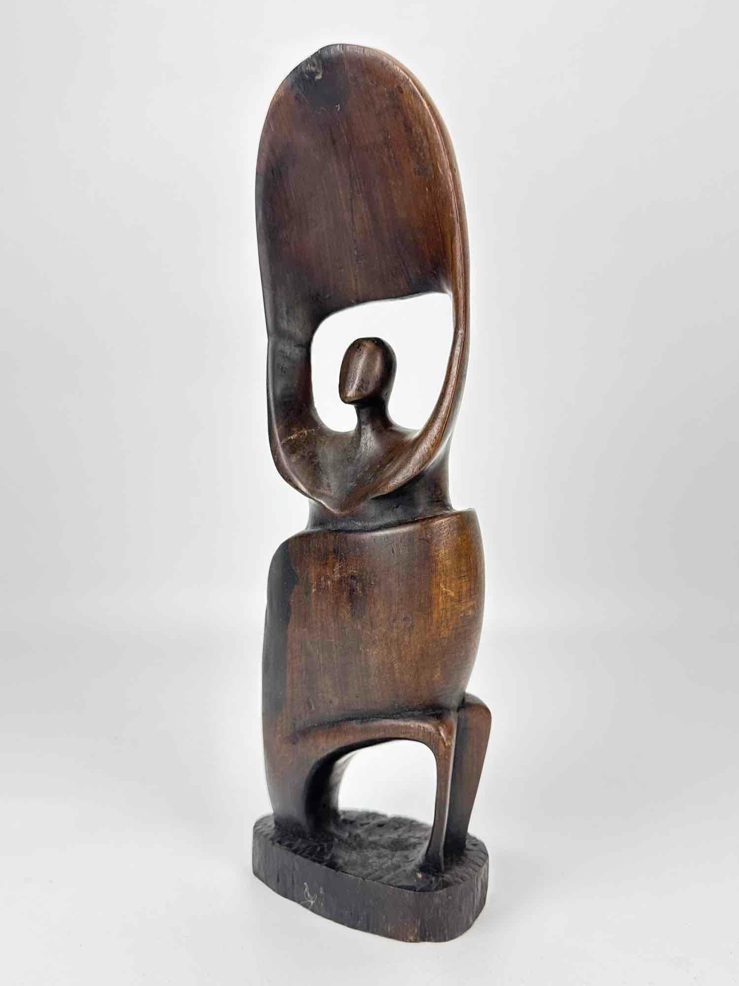 MID CENTURY MODERN AFRICAN CARVED WOOD ABSTRACT FIGURATIVE SCULPTURE (1 of 16)