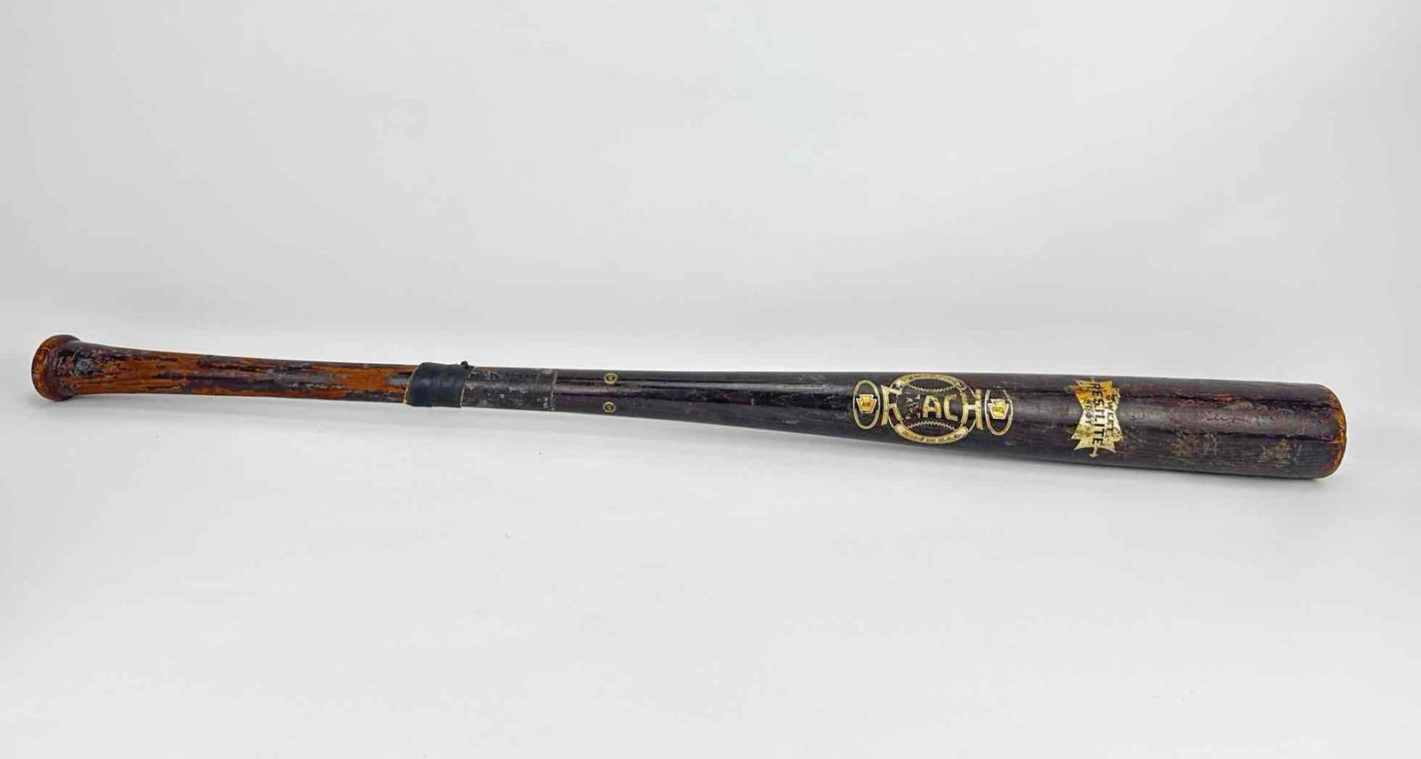 VINTAGE REACH SWEET RESILITE SPOT BASEBALL BAT STORE MODEL LINUS FREY: Early to mid-20th-century A.J. Reach Co. "Air Dried" ash wood store model baseball bat stamped with the facsimile signature of Major League player Linus R. "Lonny" Frey. Approximate Di