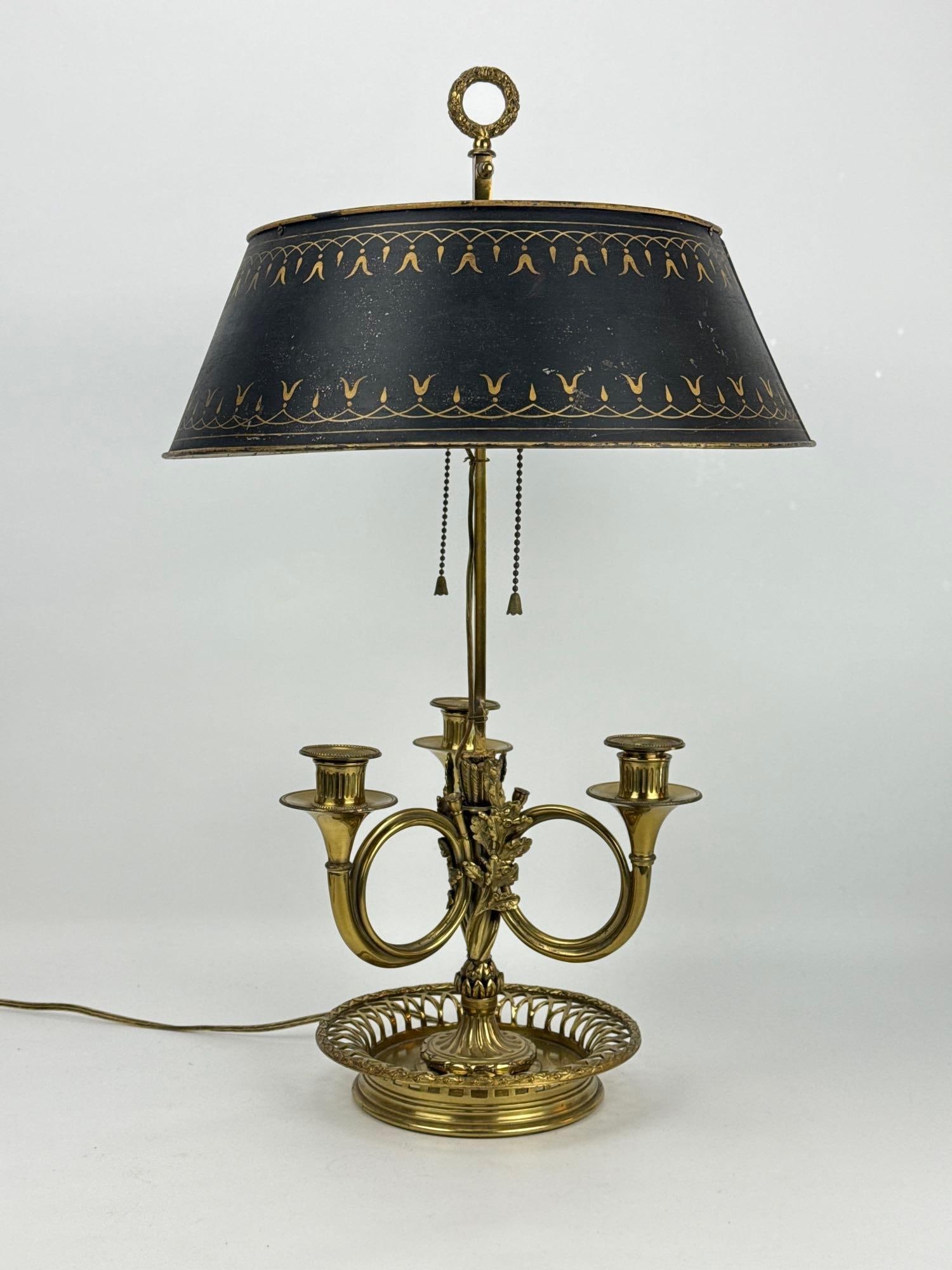 ANTIQUE FRENCH EMPIRE STYLE BRASS AND BLACK TOLE BOUILLOTTE LAMP (1 of 11)