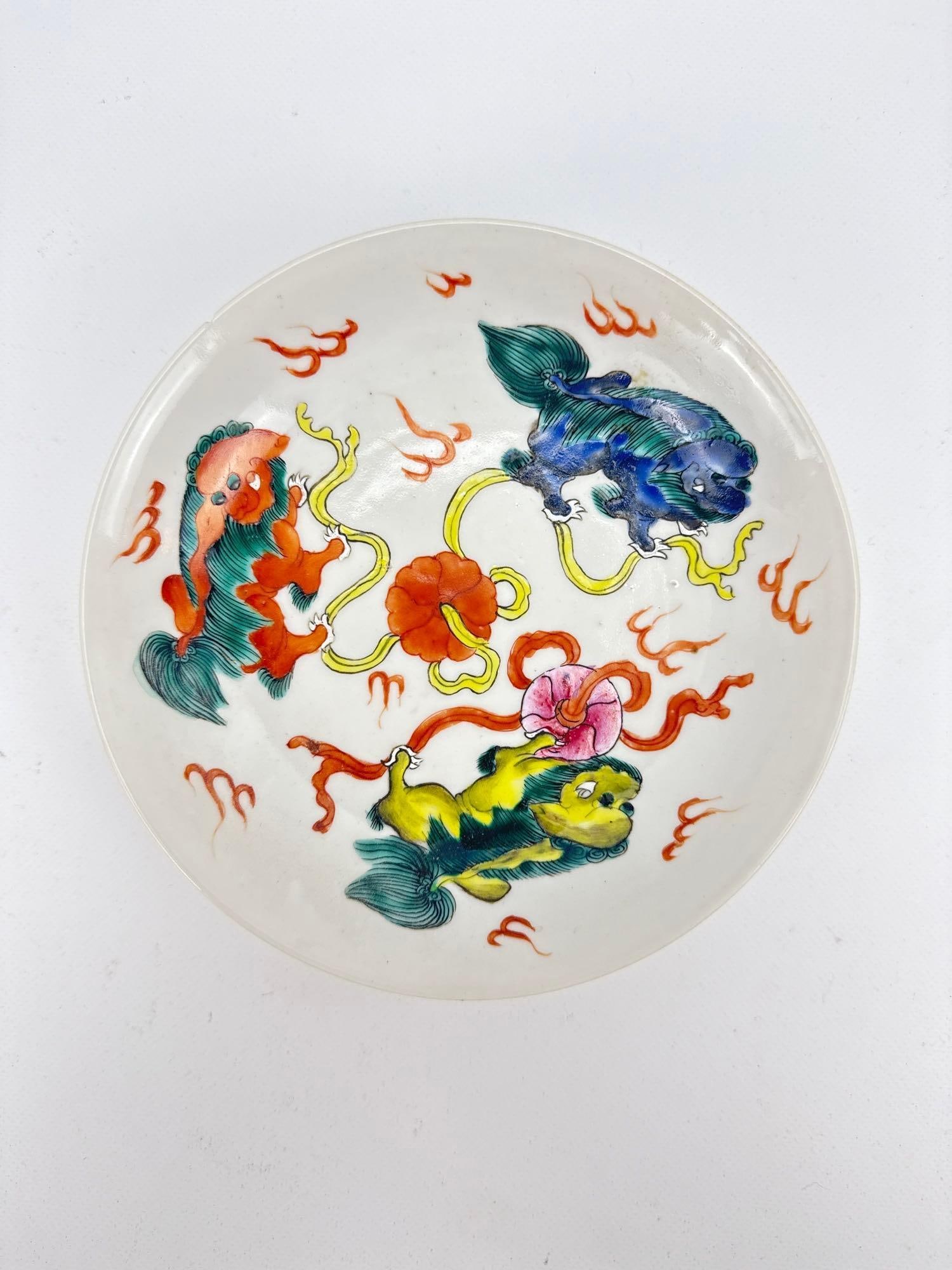 ANTIQUE CHINESE FAMILLE ROSE BUDDHIST LIONS PORCELAIN DISH (1 of 13)