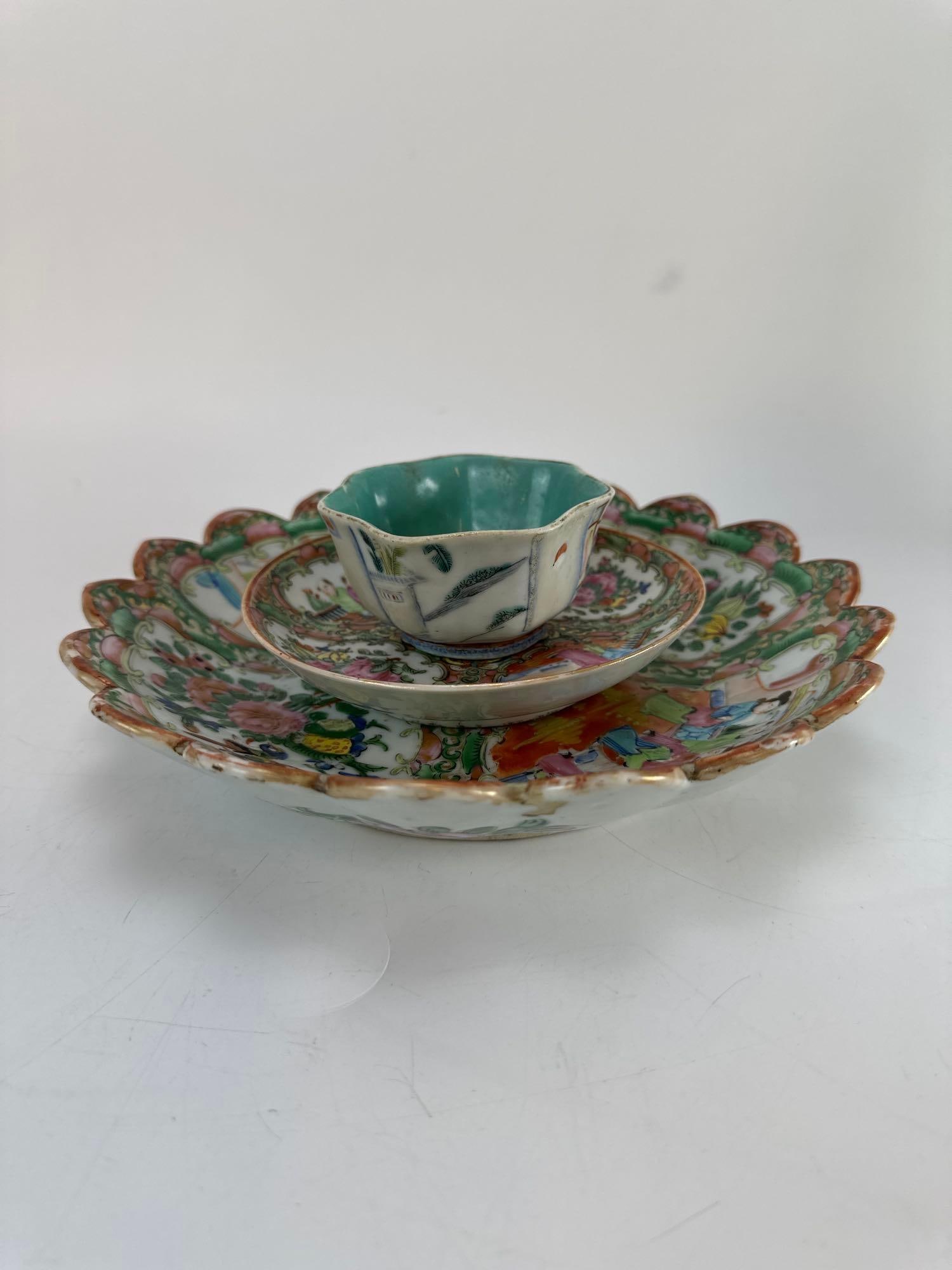 THREE-PIECE CHINESE EXPORT FAMILLE ROSE AND ROSE MEDALLION PORCELAIN ASSORTMENT WITH TONGZHI MARK (1 of 12)