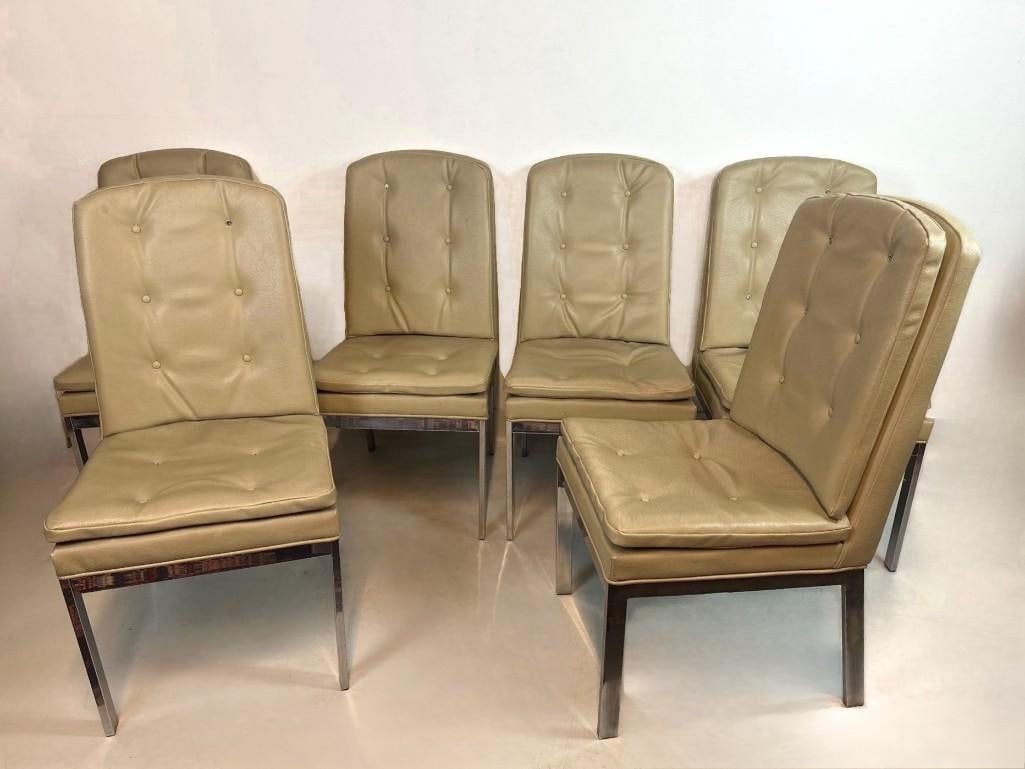 SET OF 6 MCM FLAT PARALLEL BAR CHROME & TUFTED LEATHER PARSONS DINING CHAIRS STYLE OF MILO BAUGHMAN: A set of six vintage mid-century modern tufted leather upholstery dining chairs on flat parallel bar chrome frames in the style of and Milo Baughman. Approximate Dimensions: 19”L x 20”W x 