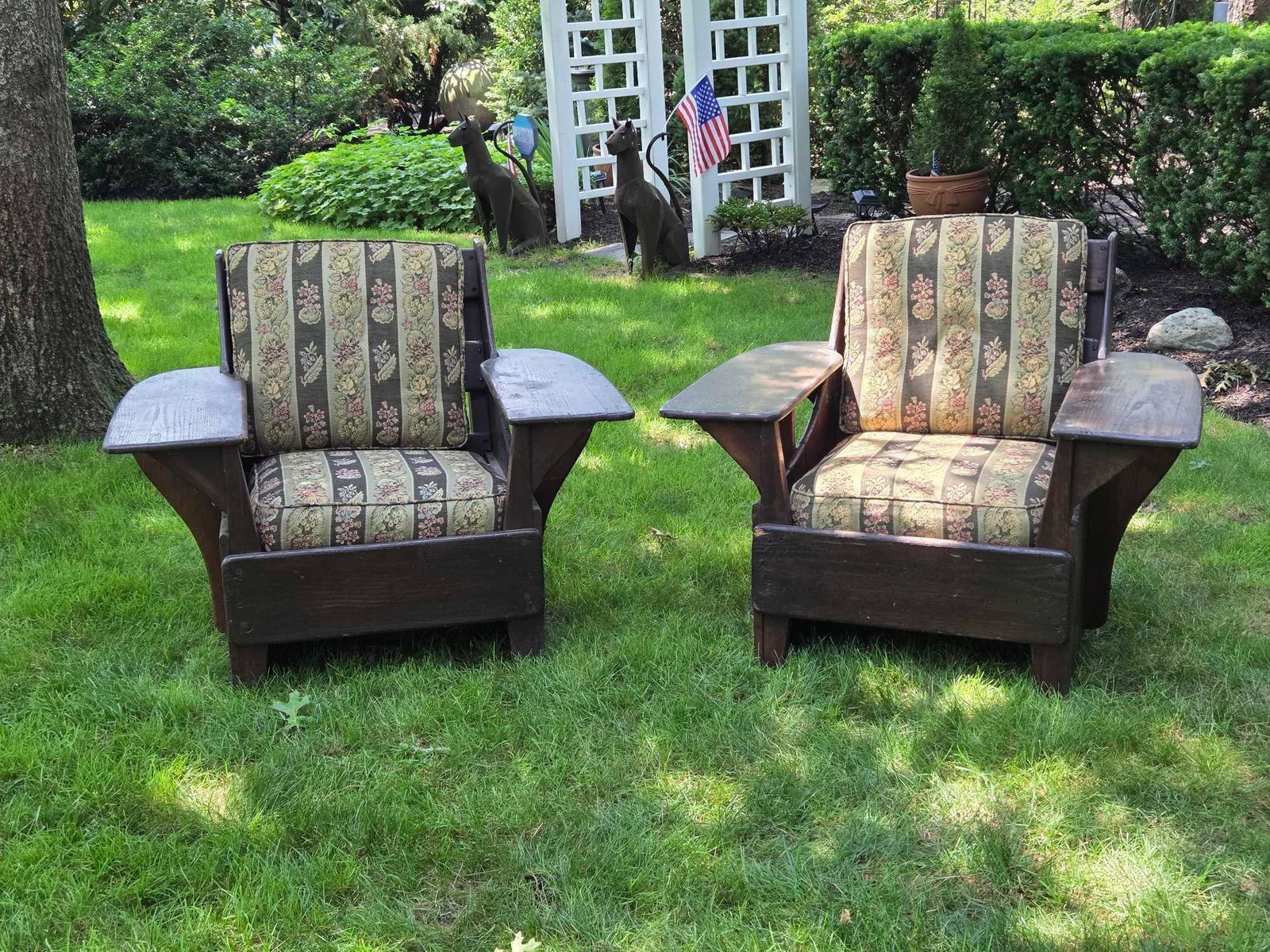 PAIR OF VINTAGE CUSHMAN COLONIAL CREATIONS MAPLE PADDLE ARM LOUNGE CHAIRS (1 of 19)