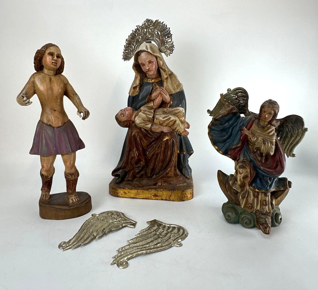 THREE-PIECE SPANISH COLONIAL STYLE DEVOTIONAL CARVED WOOD FIGURES SAINTS SANTOS (1 of 11)