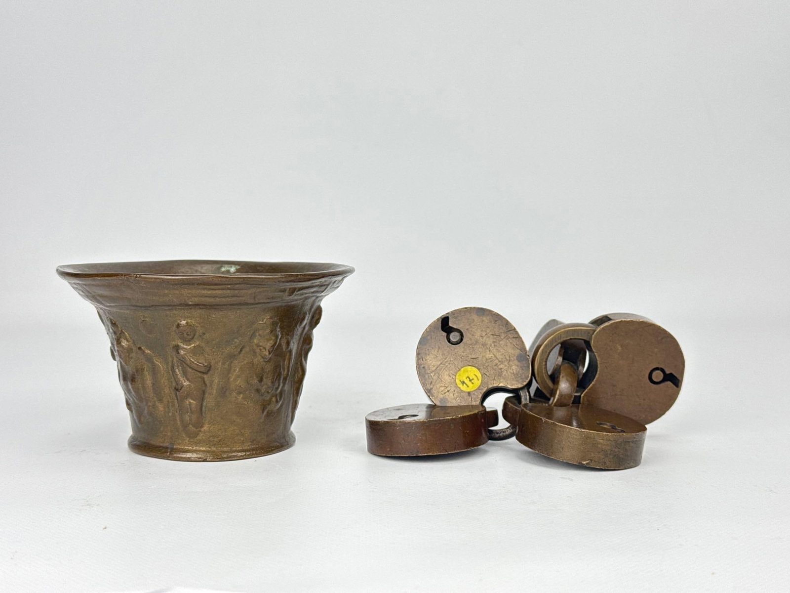 ANTIQUE CONTINENTAL CAST BRASS RELIEF MORTAR WITH FIVE PADLOCKS (1 of 7)