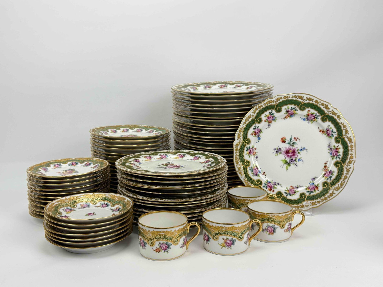 GEORGIAN STYLE ENAMELED AND GILDED PORCELAIN DINNERWARE SERVICE, 81 PIECES IN THE MANNER OF MINTON (1 of 20)