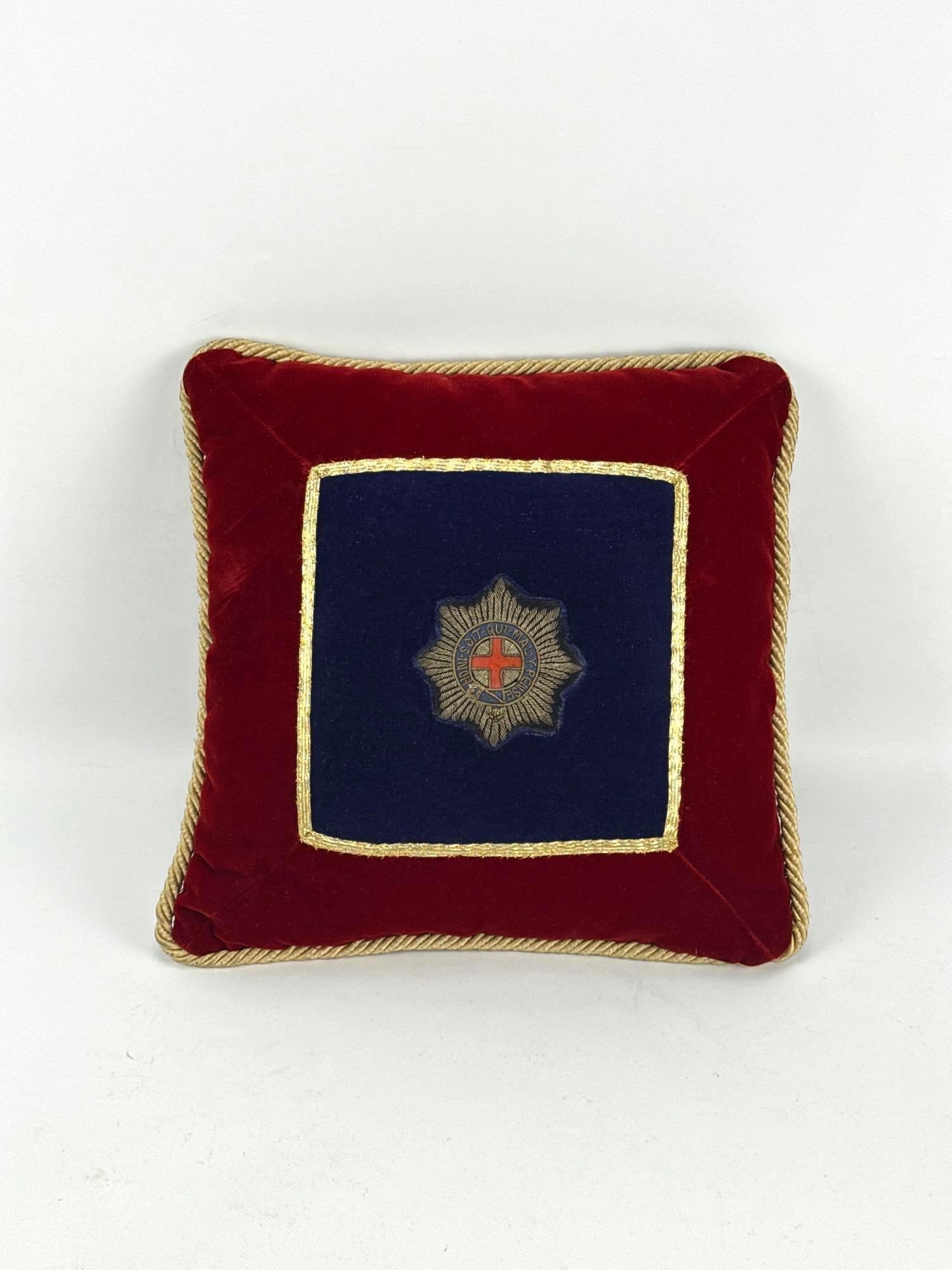 BRITISH MILITARY MILITARIA COLDSTREAM GUARDS BULLION EMBROIDERED VELVET CUSHION (1 of 6)