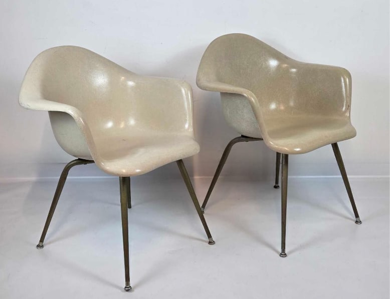 MID CENTURY EAMES-ERA FIBERGLASS SHELL ARM CHAIRS BY CHROMCRAFT (1 of 16)