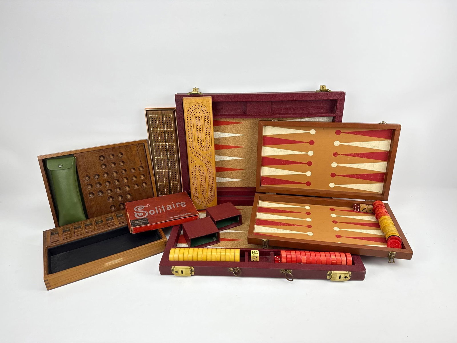COLLECTION OF VINTAGE BACKGAMMON CRIBBAGE AND SOLITAIRE BOARD GAMES (1 of 10)