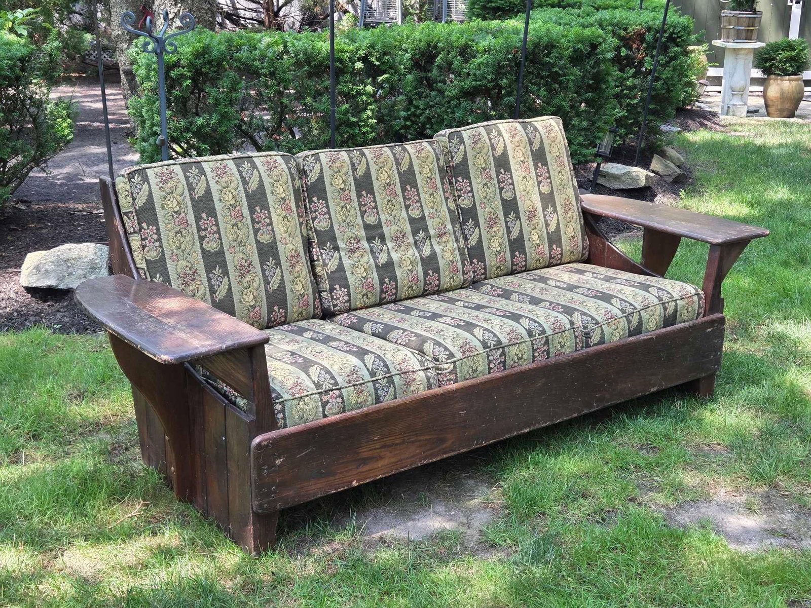 VINTAGE CUSHMAN COLONIAL CREATIONS MAPLE PADDLE ARM THREE-SEAT SOFA: *A vintage mid-20th century "Colonial Creations" three-seat paddle arm sofa manufactured by the Cushman Manufacturing Company of Bennington, Vermont. Approximate Dimensions: 33" H X 86"