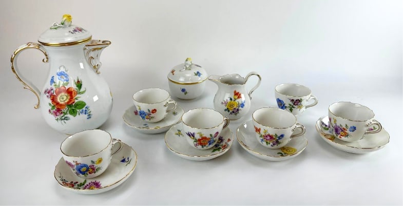 ANTIQUE MEISSEN HAND-PAINTED FLORAL PORCELAIN TEA SET - 16 PIECES (1 of 8)