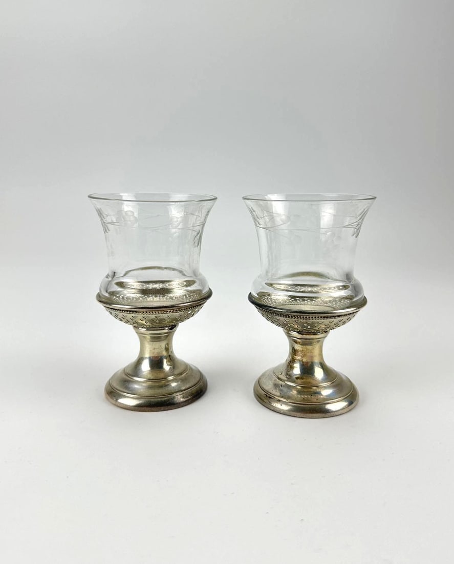 PAIR OF ELGIN SILVERSMITH CO. STERLING SILVER WEIGHTED CANDLE HOLDERS (1 of 14)